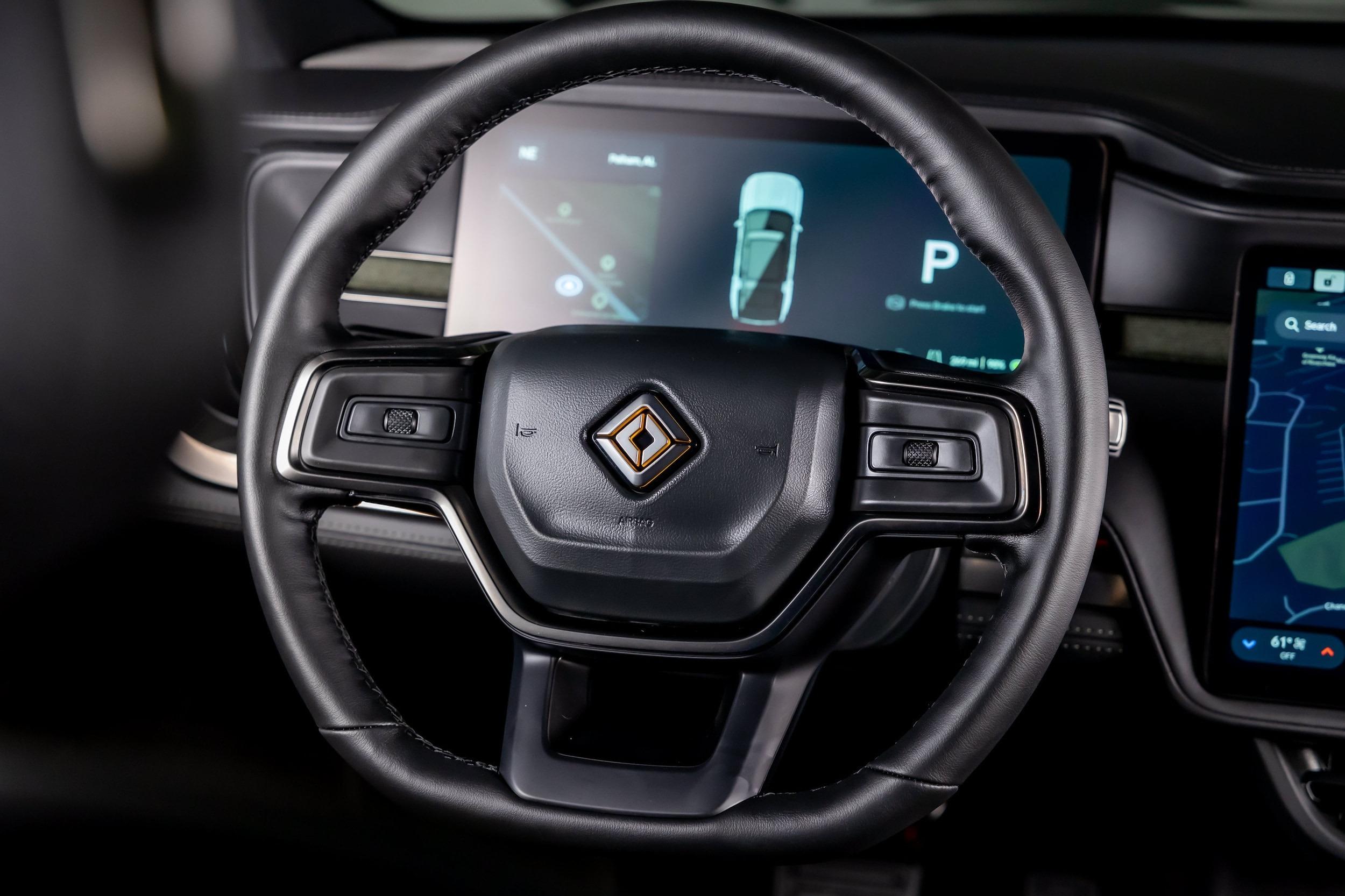 2025 Rivian R1S Adventure