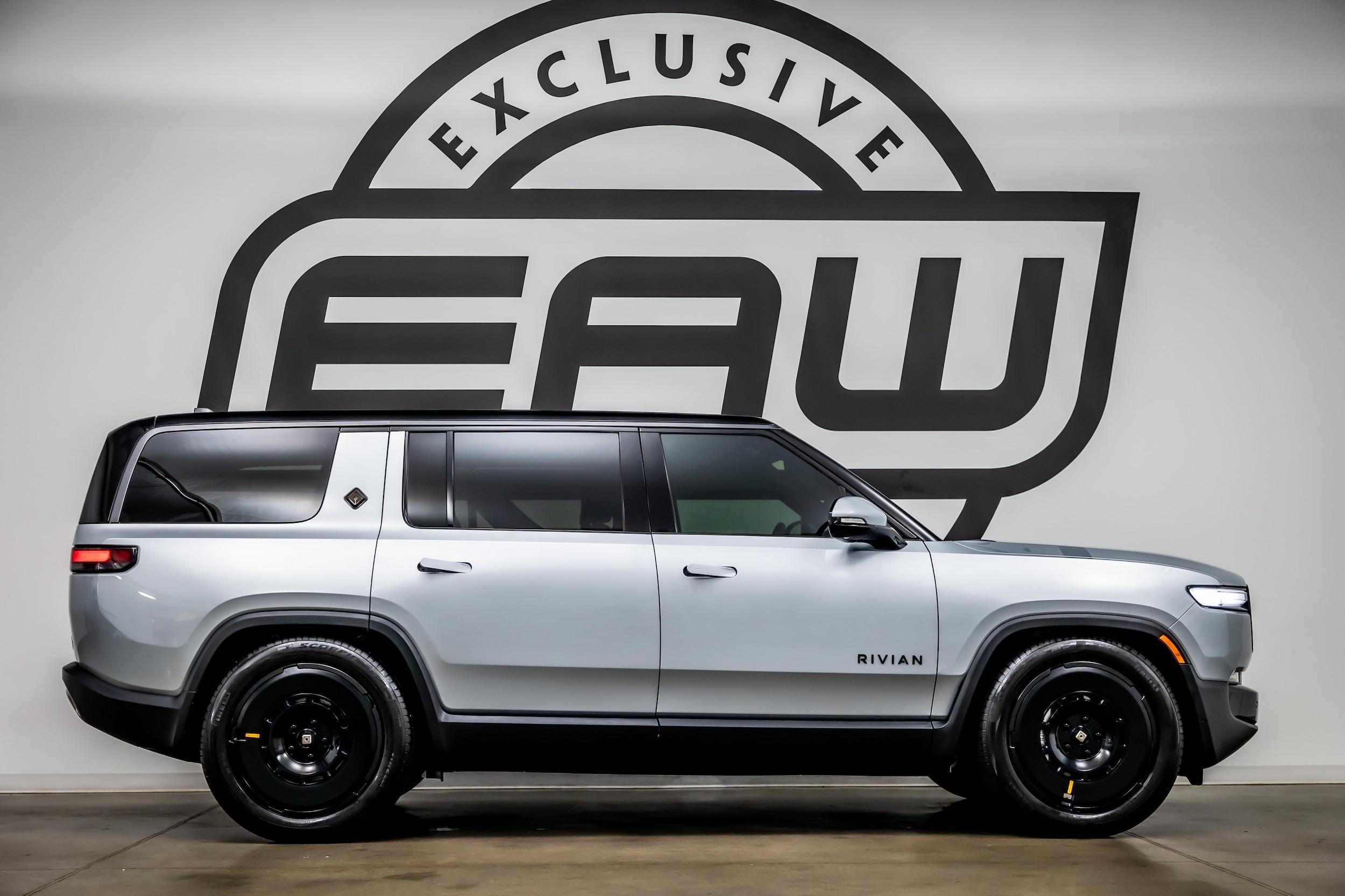 2025 Rivian R1S Adventure