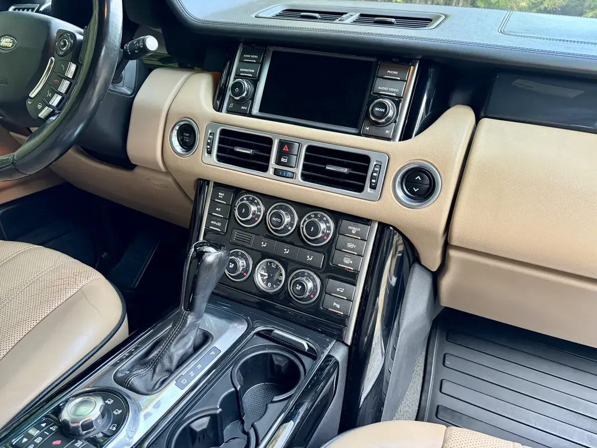 2012 Land Rover Range Rover HSE Lux