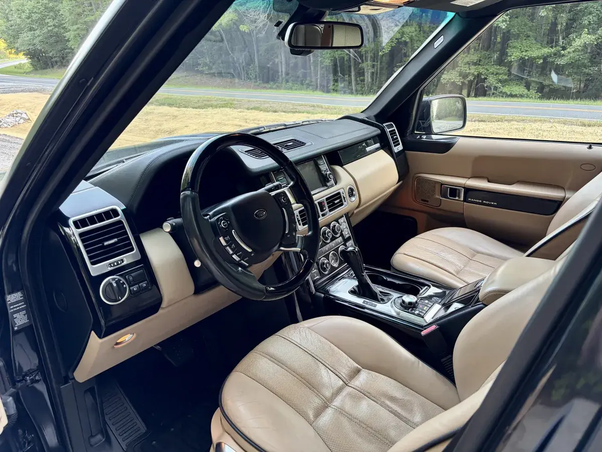 2012 Land Rover Range Rover HSE Lux