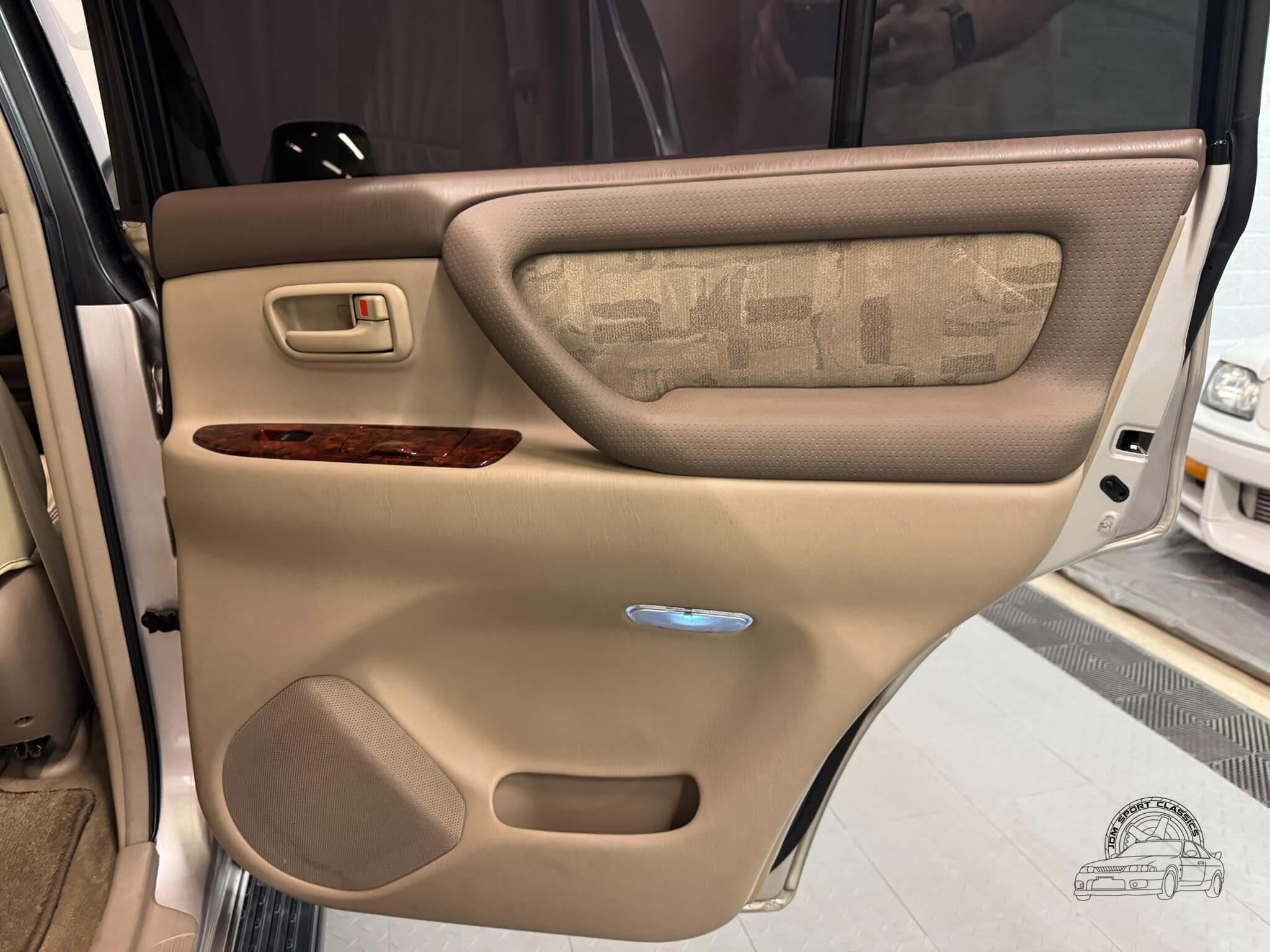 1998 Toyota Land Cruiser HDJ101 Active Vacation
