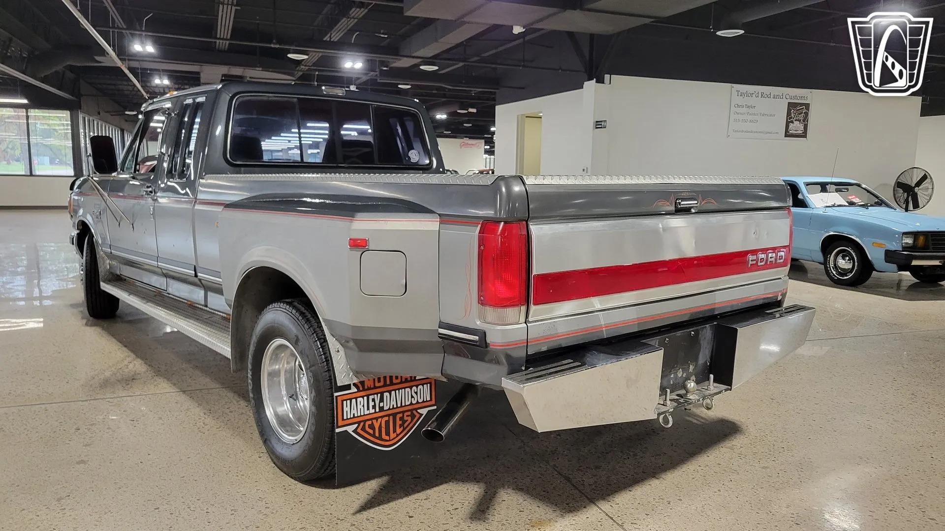 1987 Ford F-250 Centurion Dually