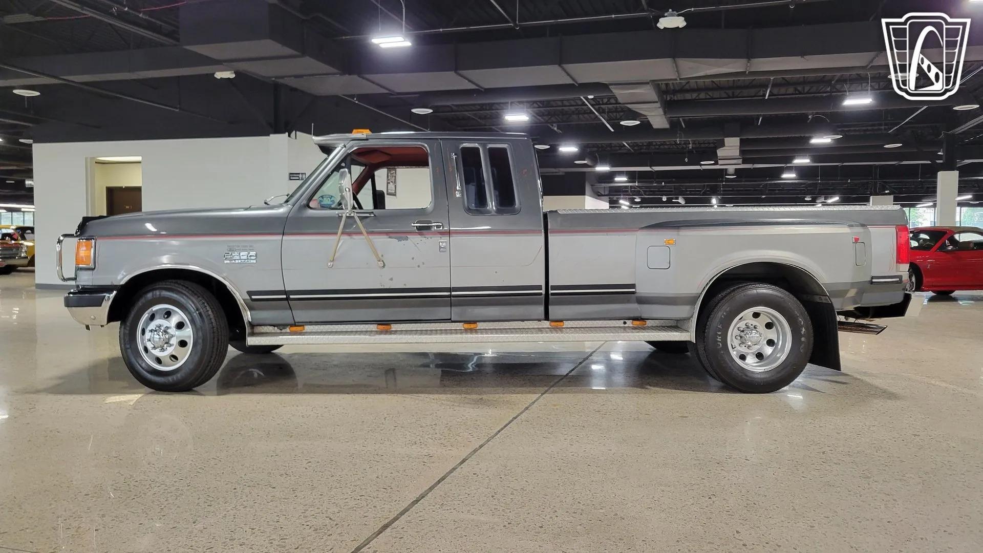 1987 Ford F-250 Centurion Dually