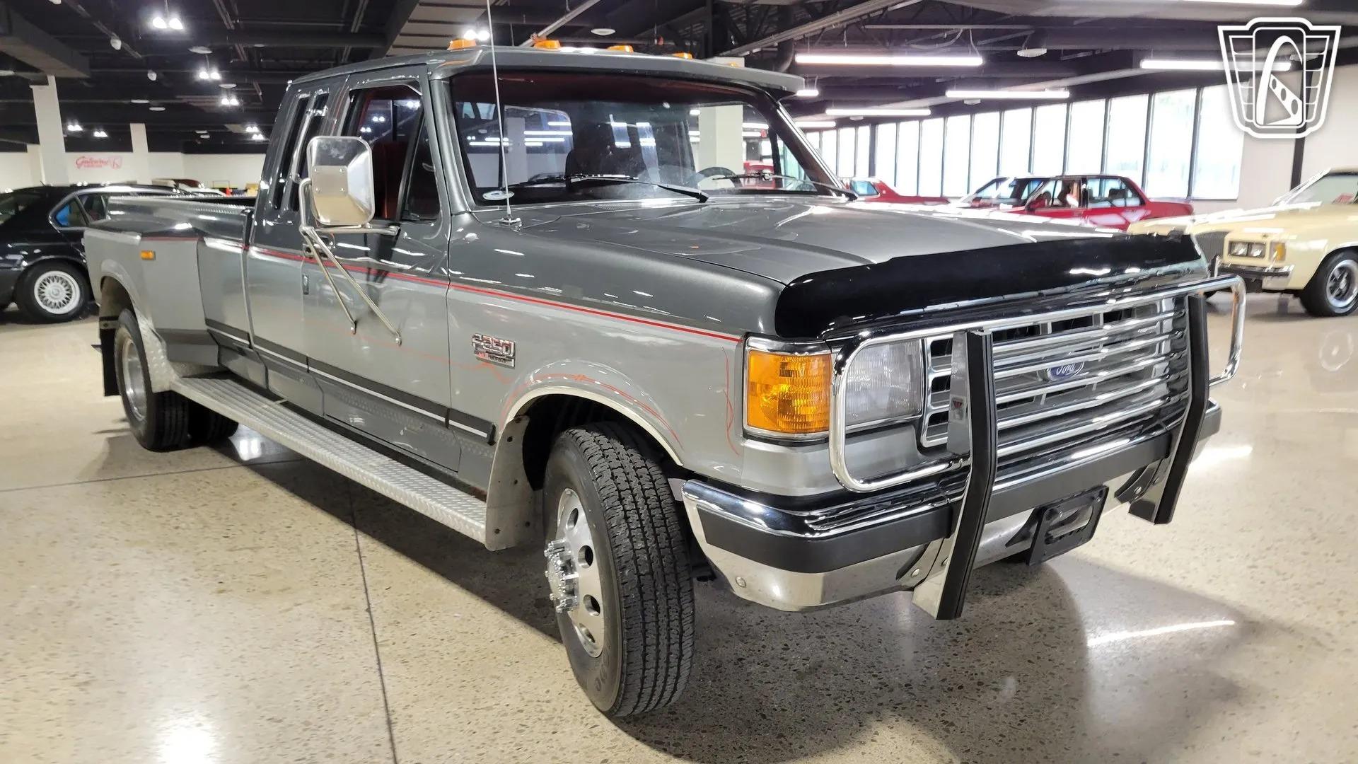 1987 Ford F-250 Centurion Dually