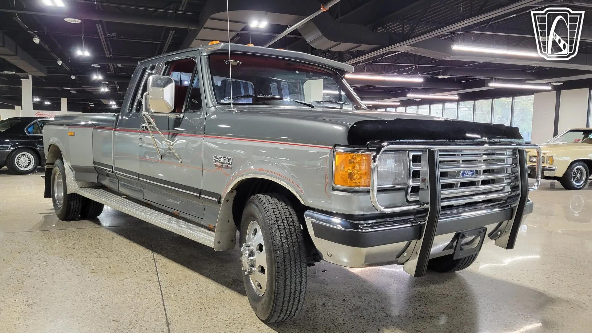 1987 Ford F-250 Centurion Dually