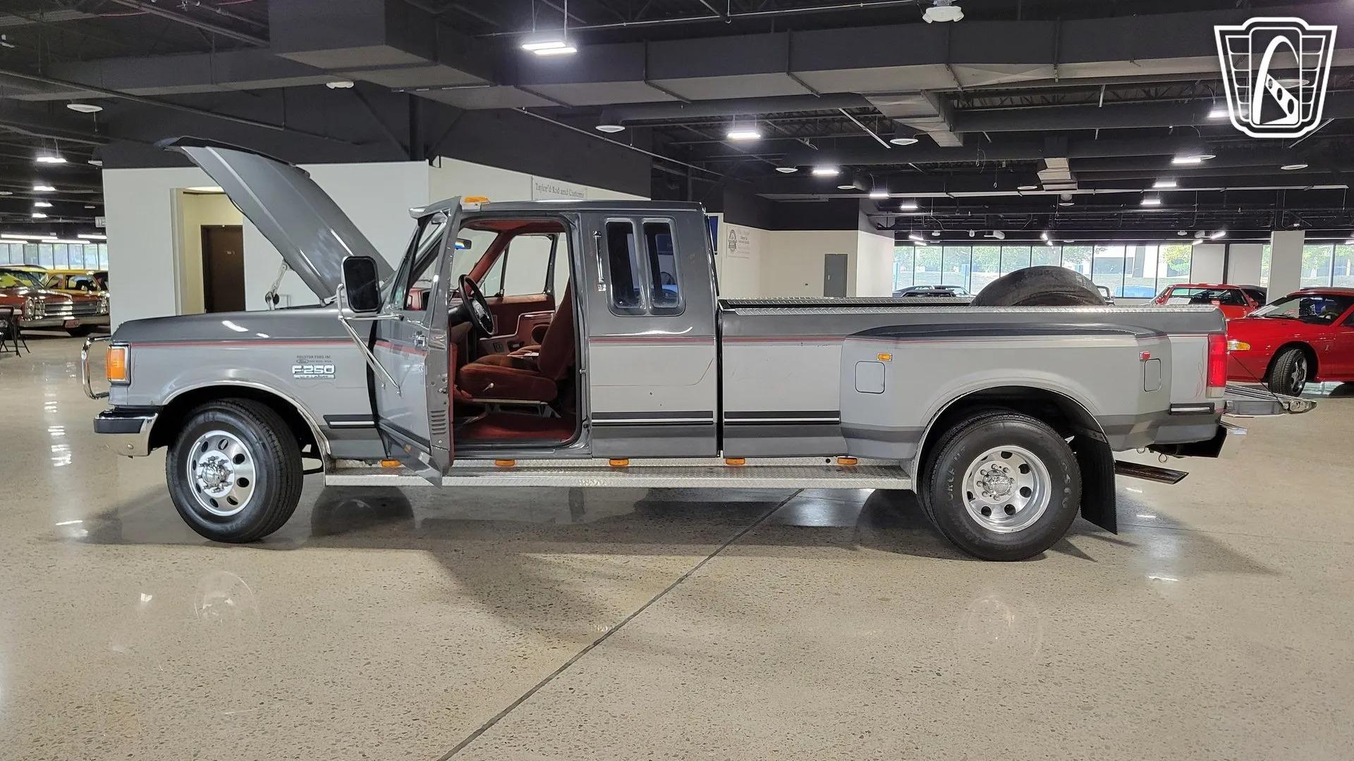 1987 Ford F-250 Centurion Dually