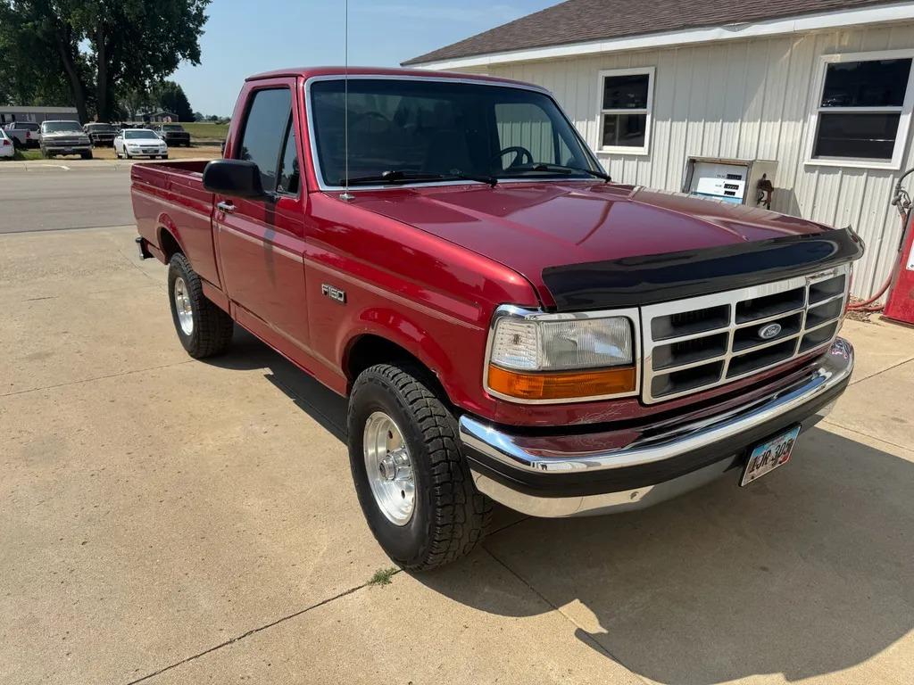 1996 Ford F-150 XL - 2