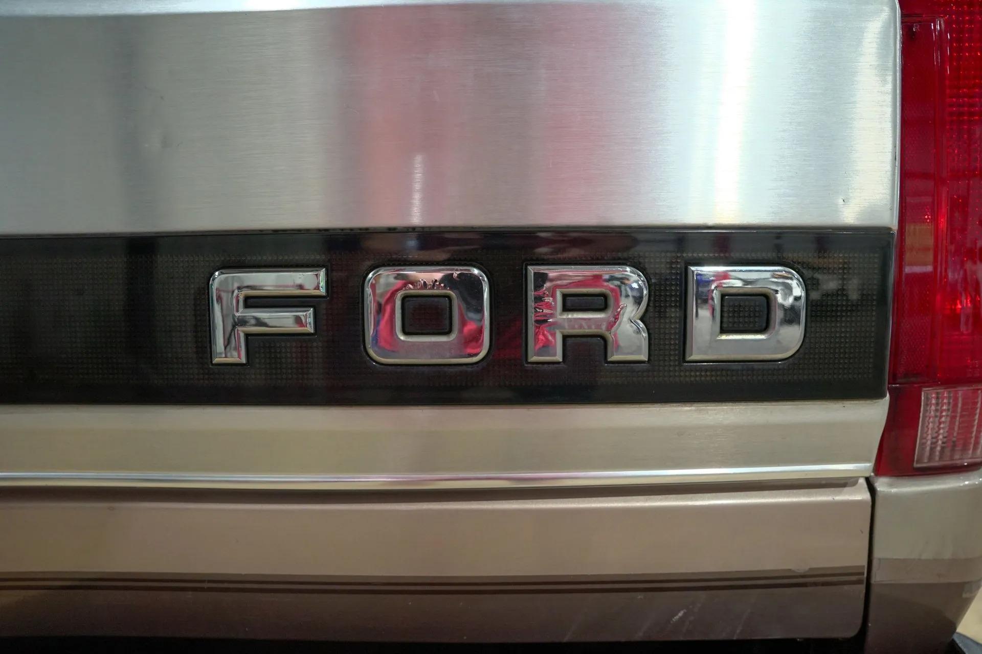 1993 Ford F-150 XLT