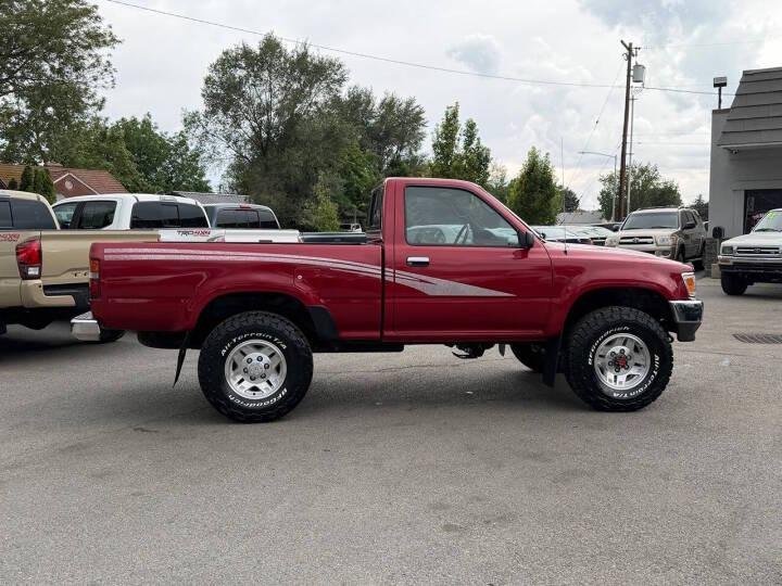 1993 Toyota Pickup DLX - 4