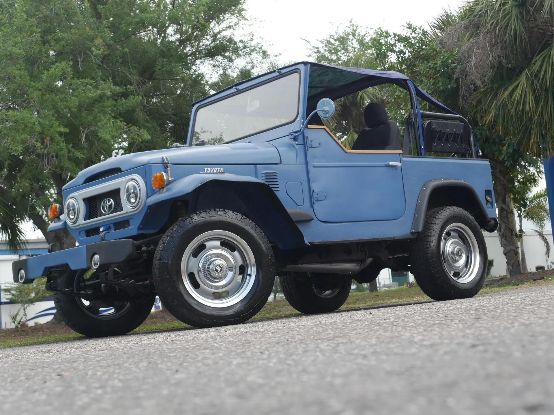 1972 Toyota Land Cruiser FJ40 - 2