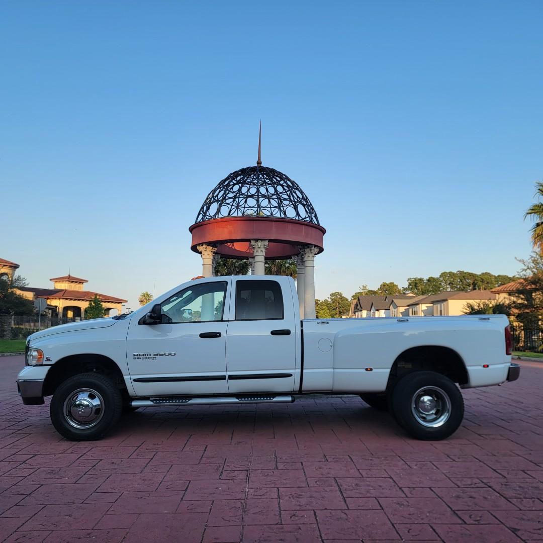 2005 Dodge Ram 3500 SLT Big Horn - 2