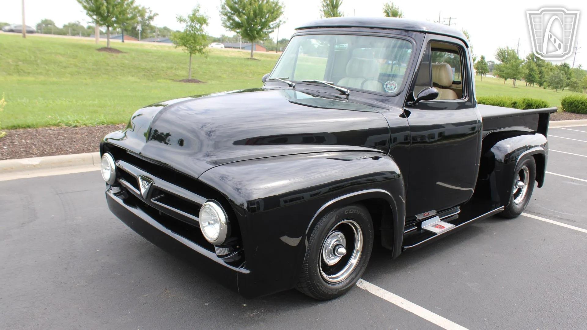  Ford F-100