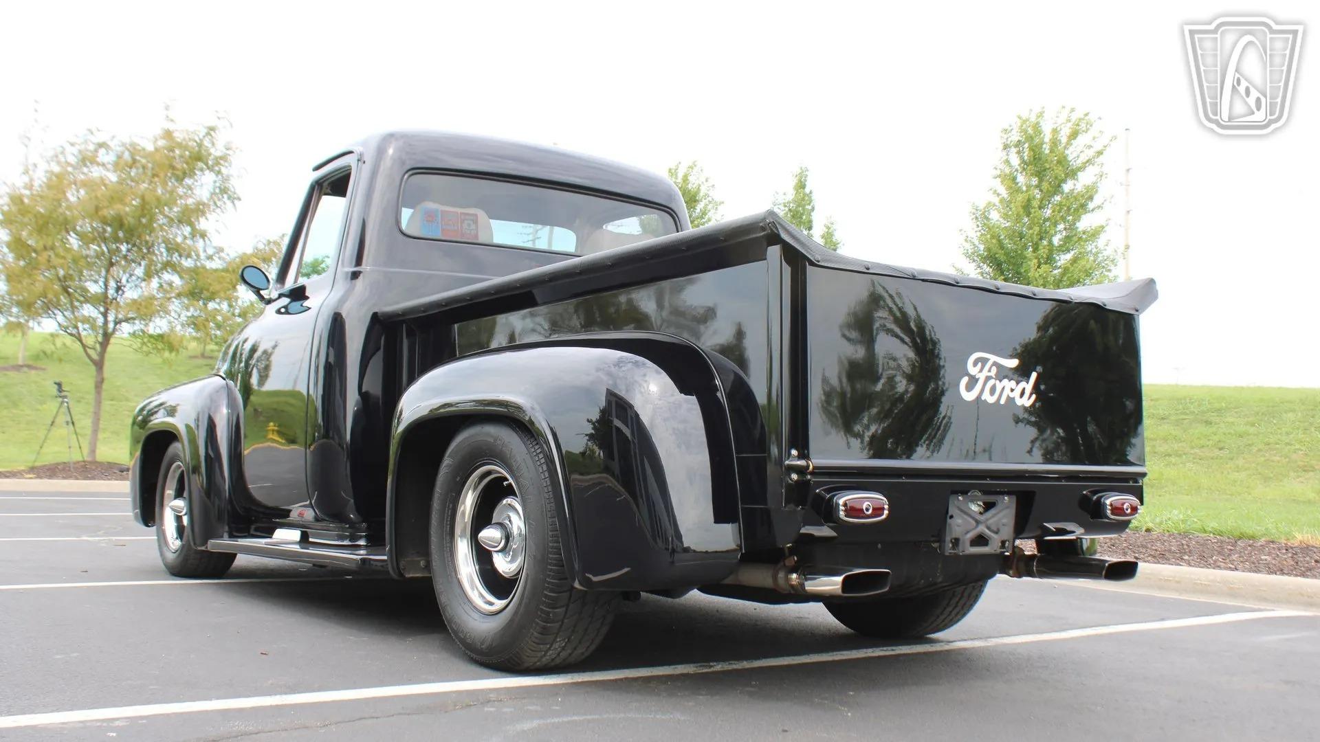1953 Ford F-100