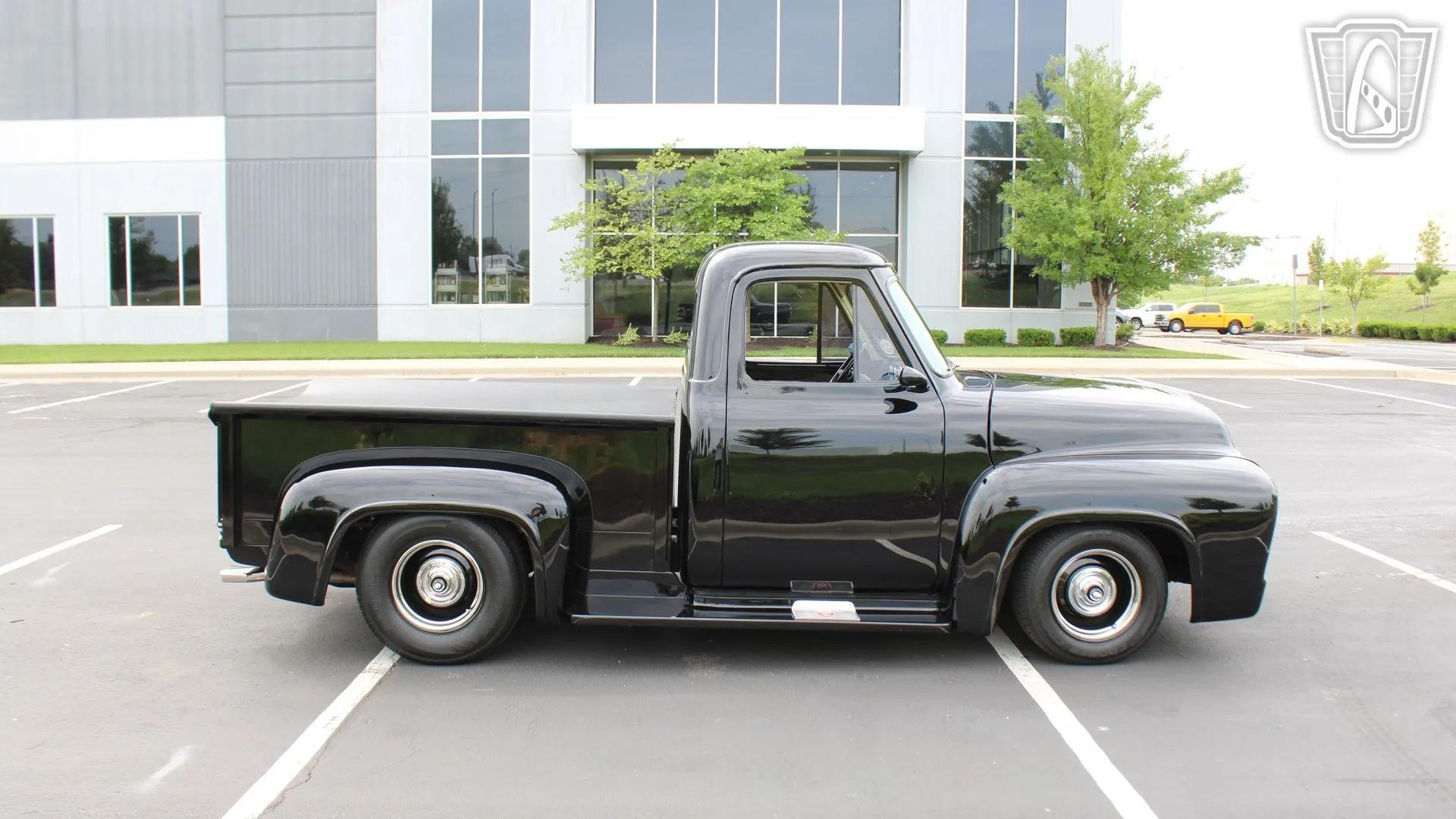 1953 Ford F-100
