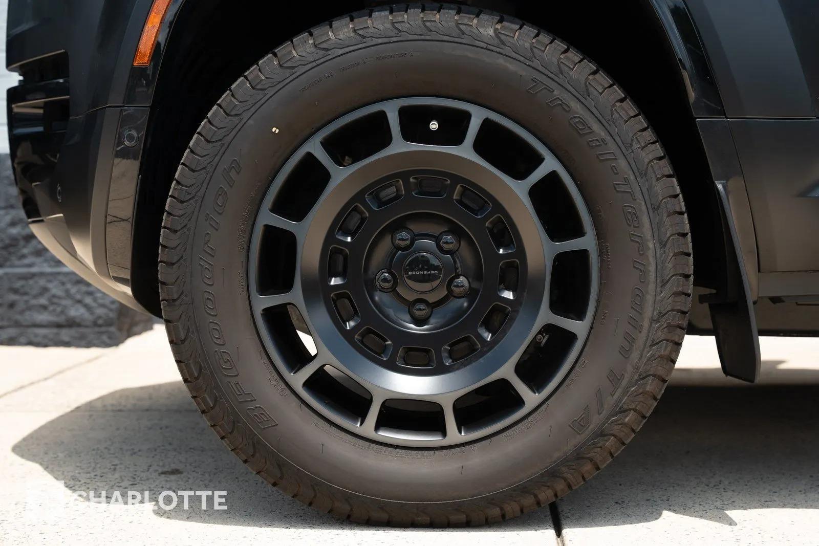 2026 Land Rover Defender OCTA