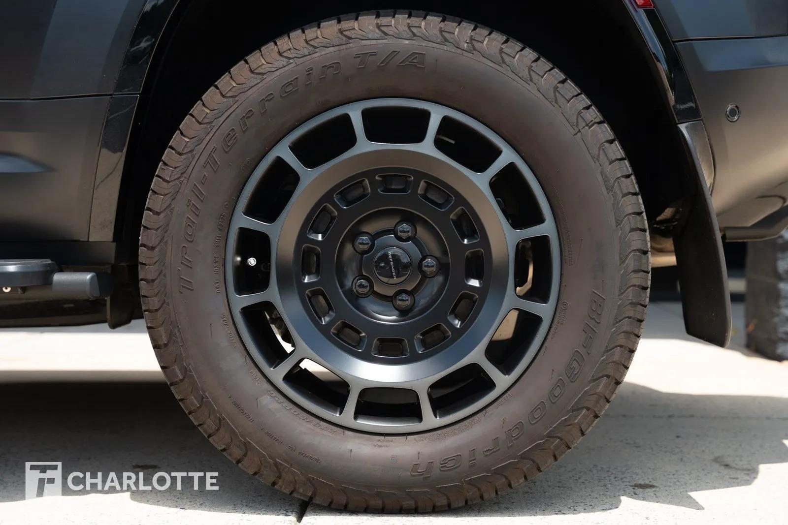 2026 Land Rover Defender OCTA
