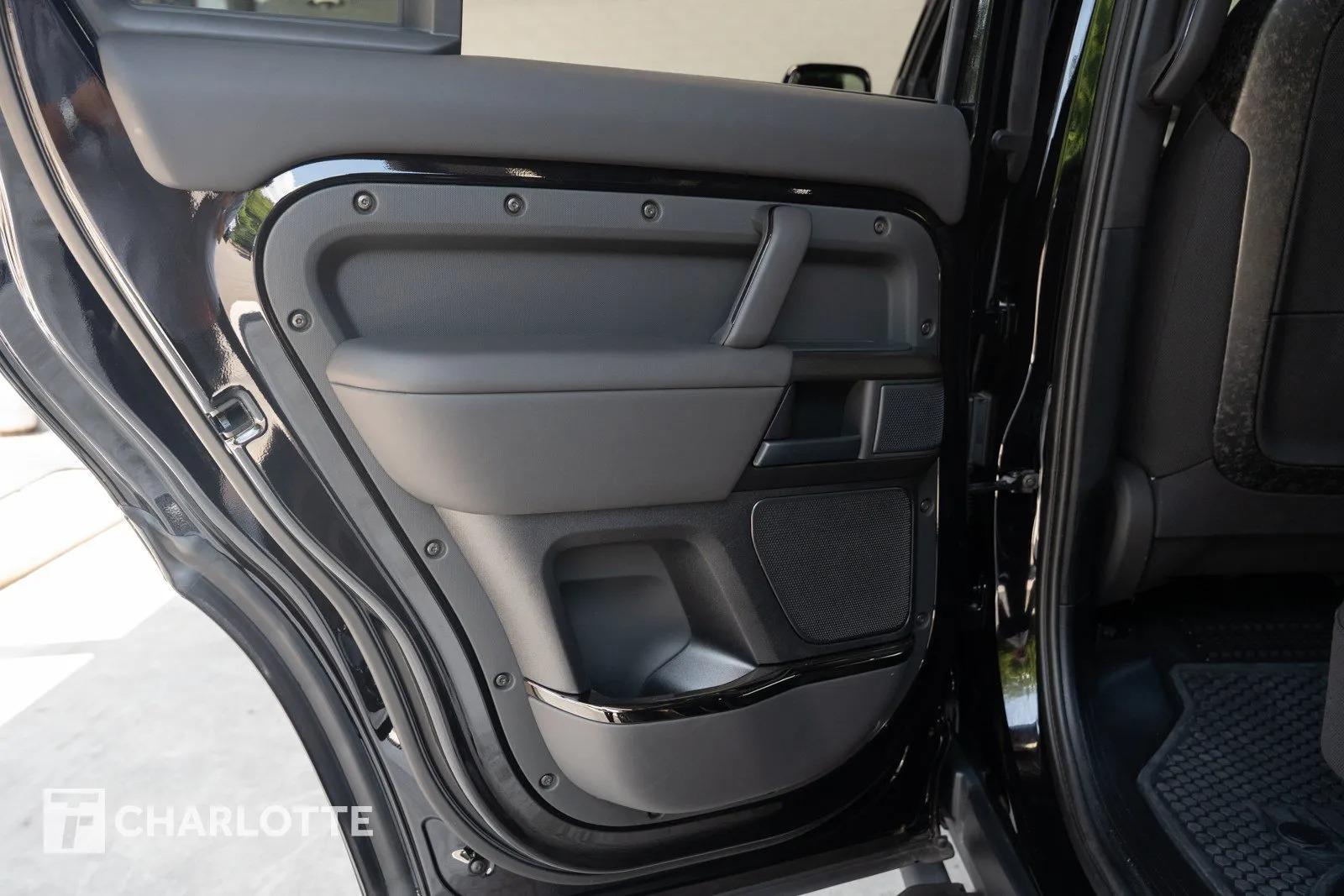 2026 Land Rover Defender OCTA