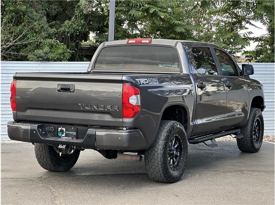 2016 Toyota Tundra CrewMax SR5 - 3