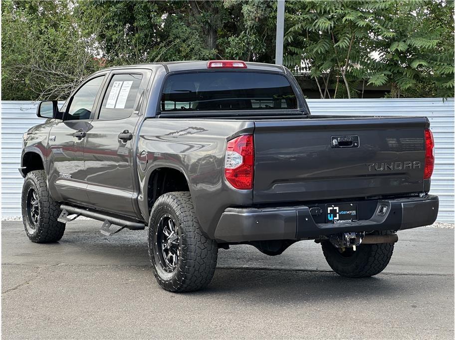 2016 Toyota Tundra CrewMax SR5 - 5