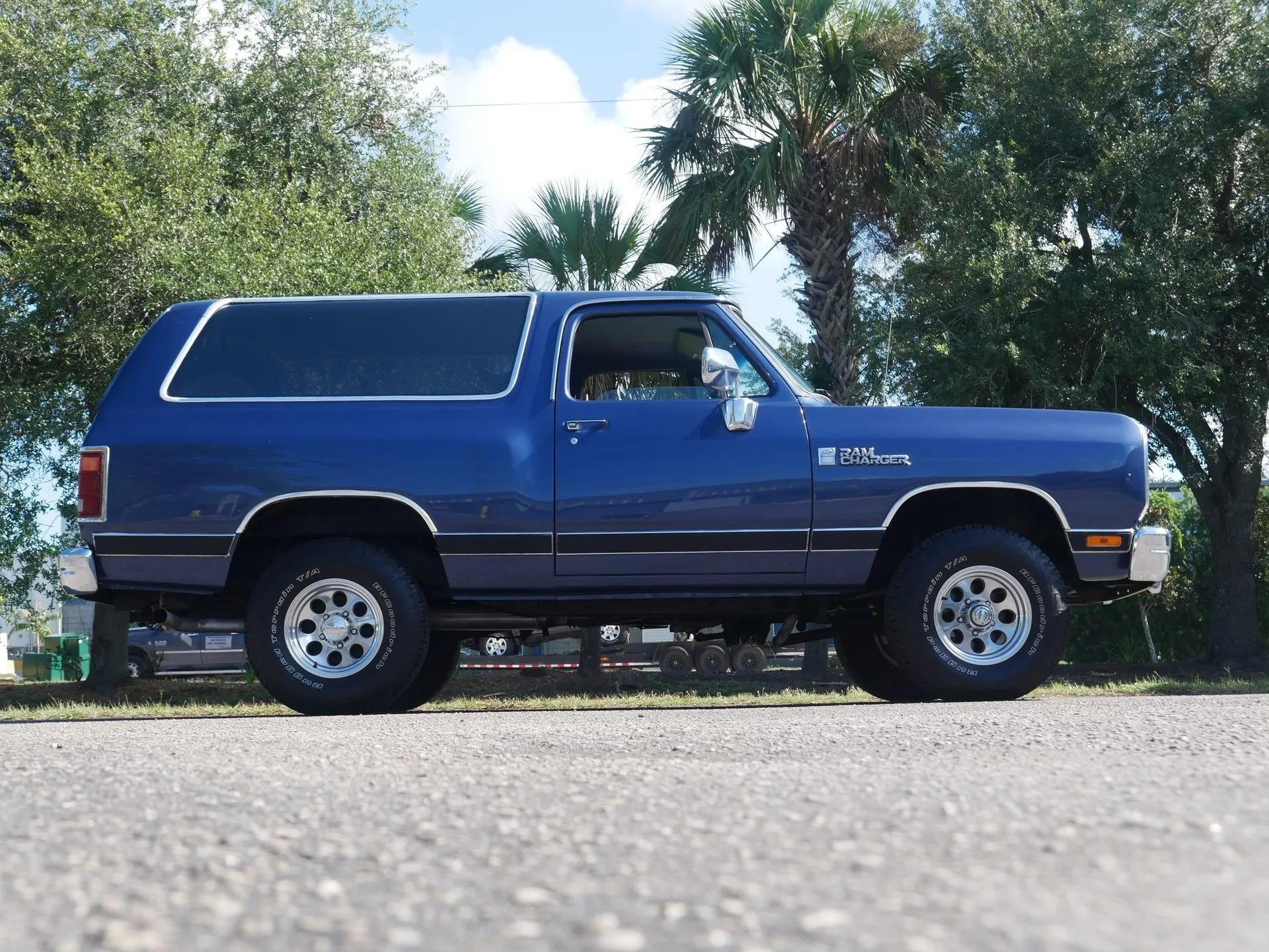 1988 Dodge Ramcharger 4x4 - 2