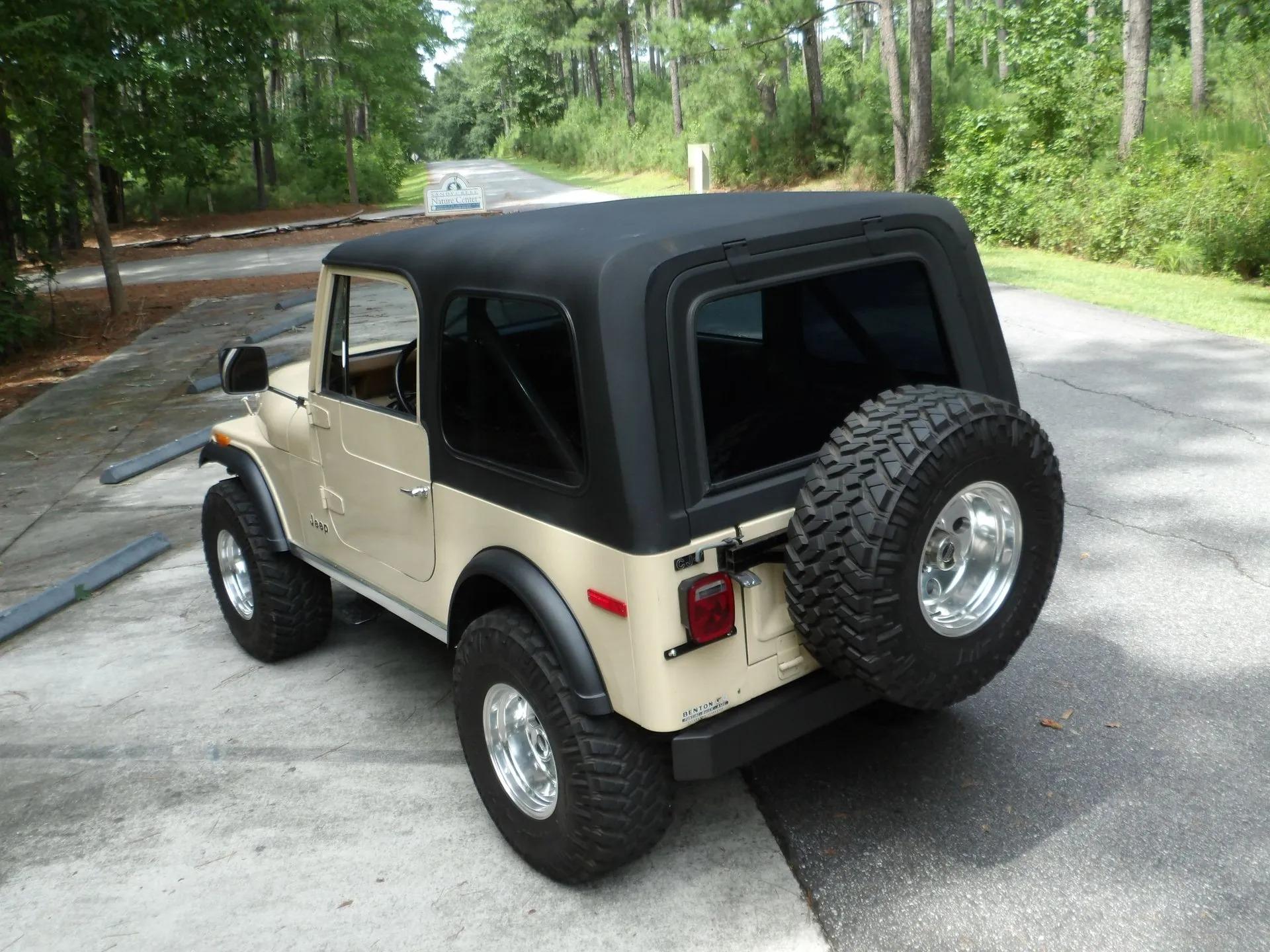 V8-Powered 1979 Jeep CJ7 4x4 - 3