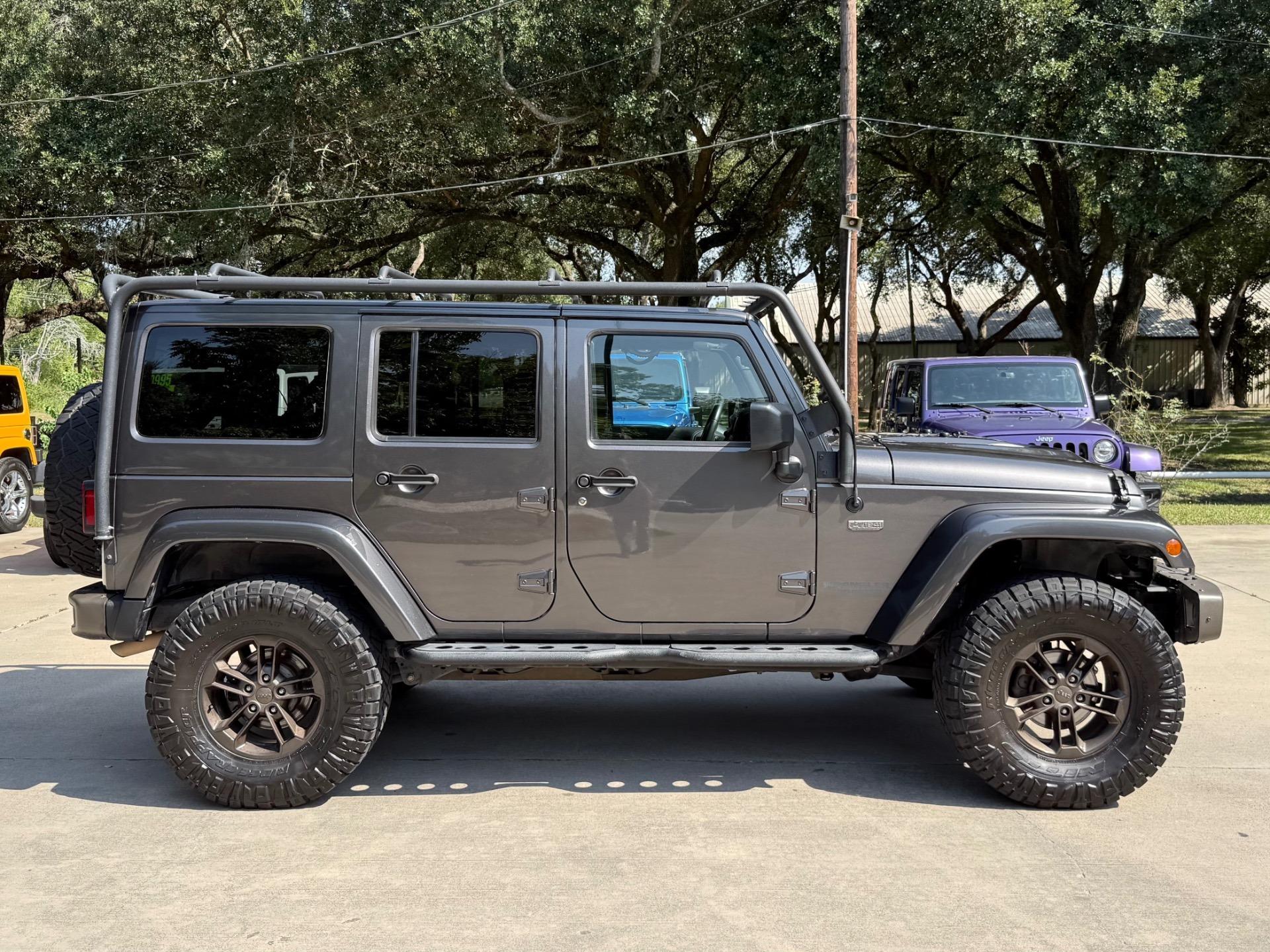 2016 Jeep Wrangler Unlimited Sahara - 2