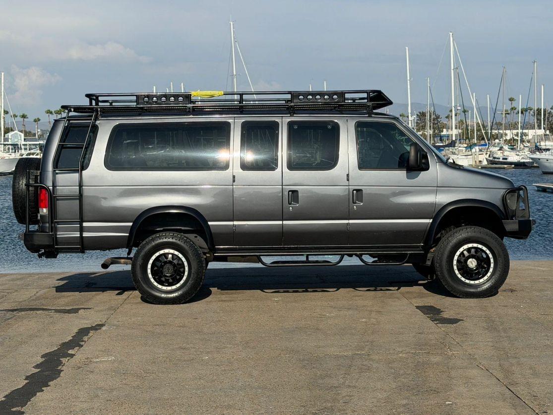 1998 Ford E-350 Club Wagon - 2