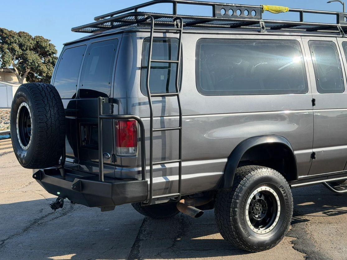 1998 Ford E-350 Club Wagon