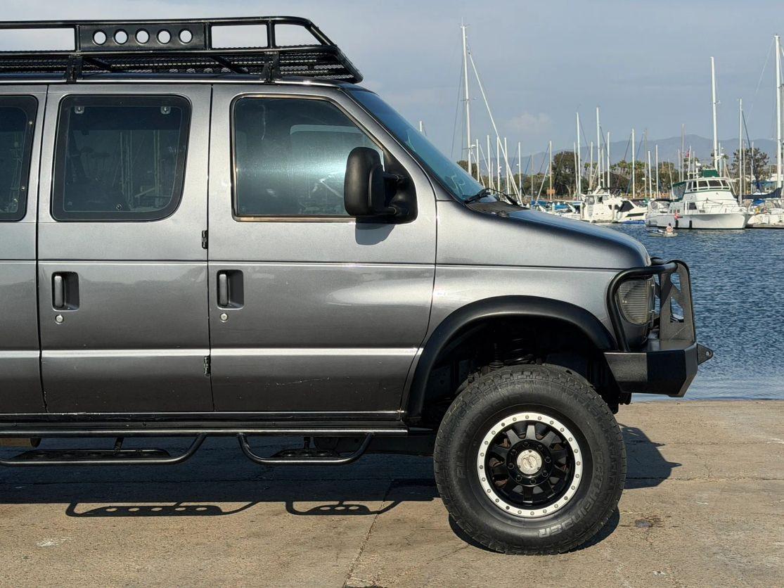 1998 Ford E-350 Club Wagon