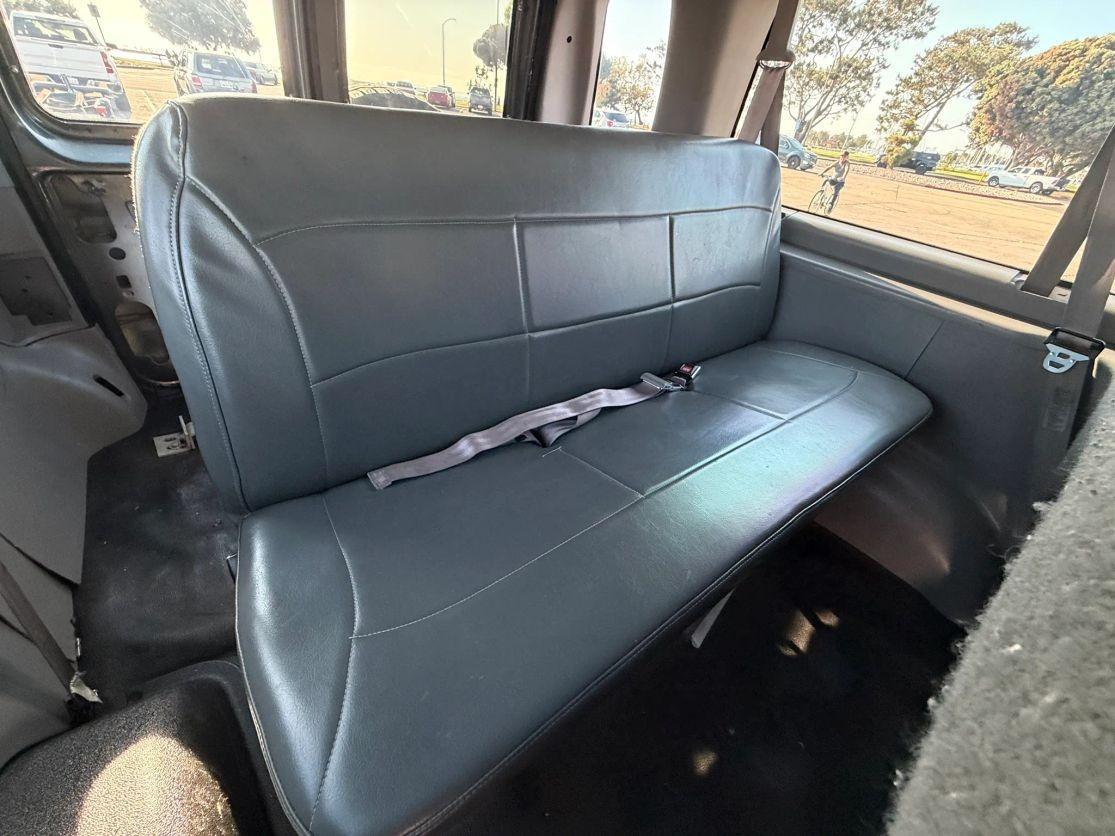 1998 Ford E-350 Club Wagon