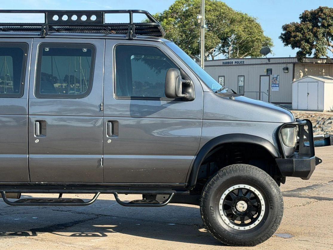 1998 Ford E-350 Club Wagon