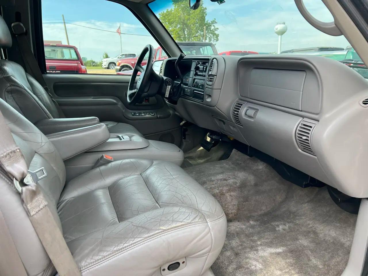 1999 Chevrolet Suburban K2500