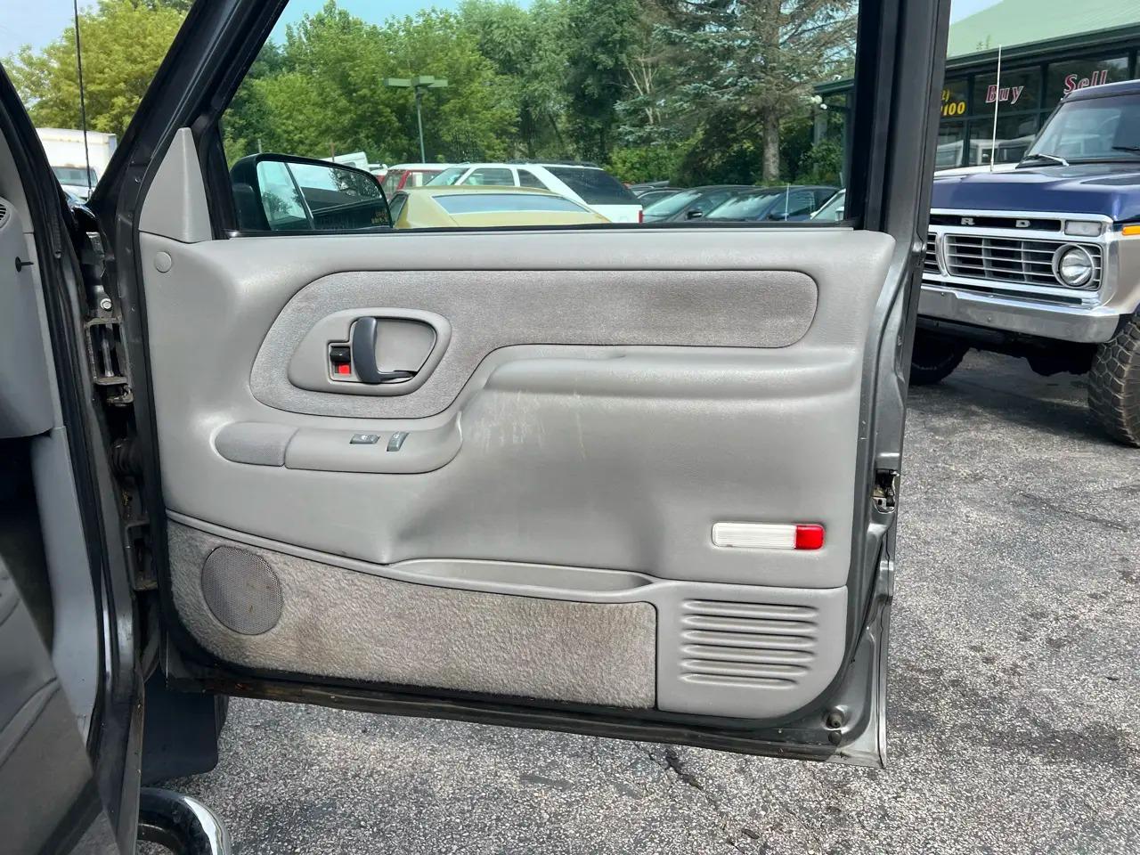 1999 Chevrolet Suburban K2500