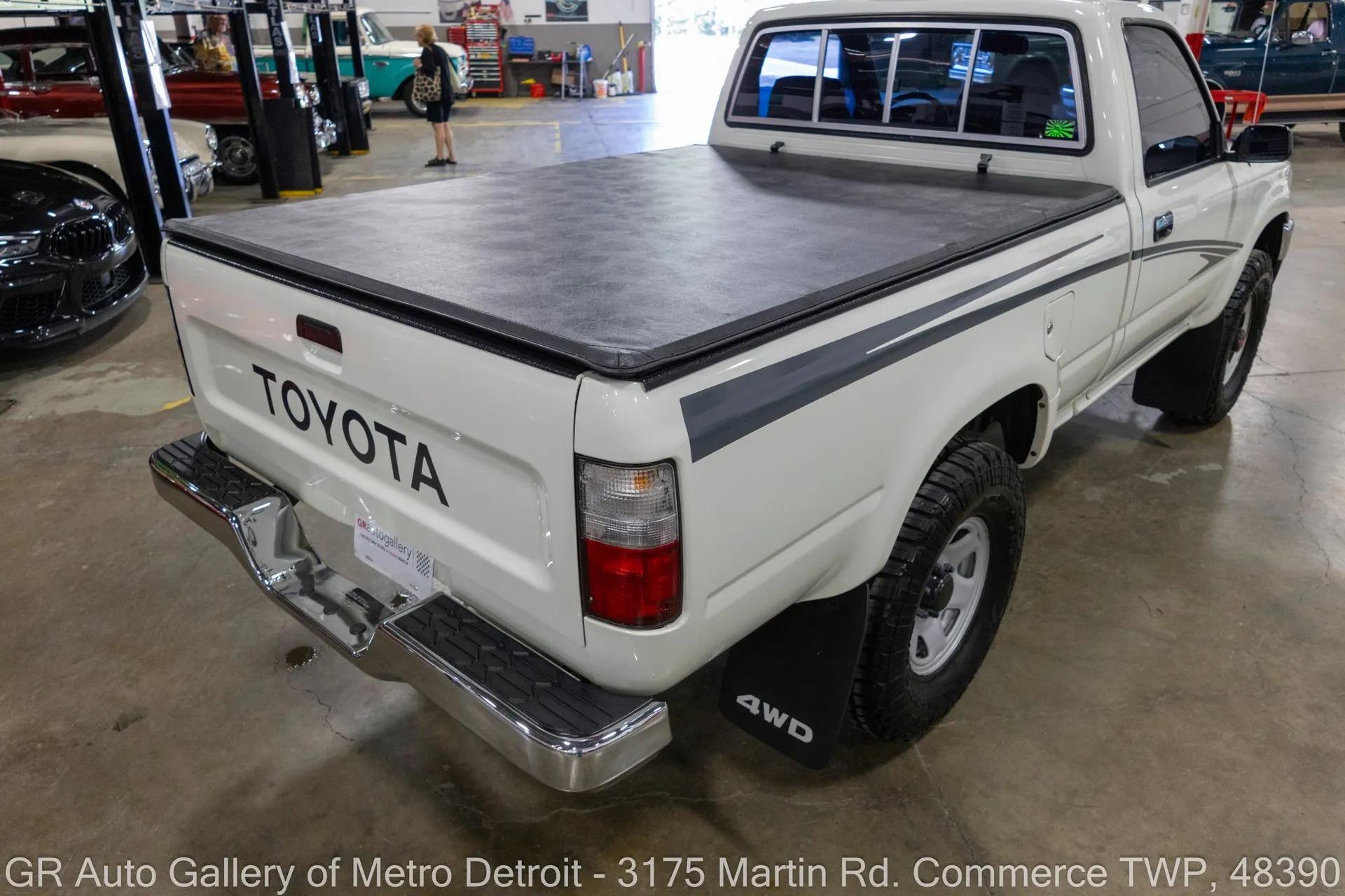 1995 Toyota Pickup DLX
