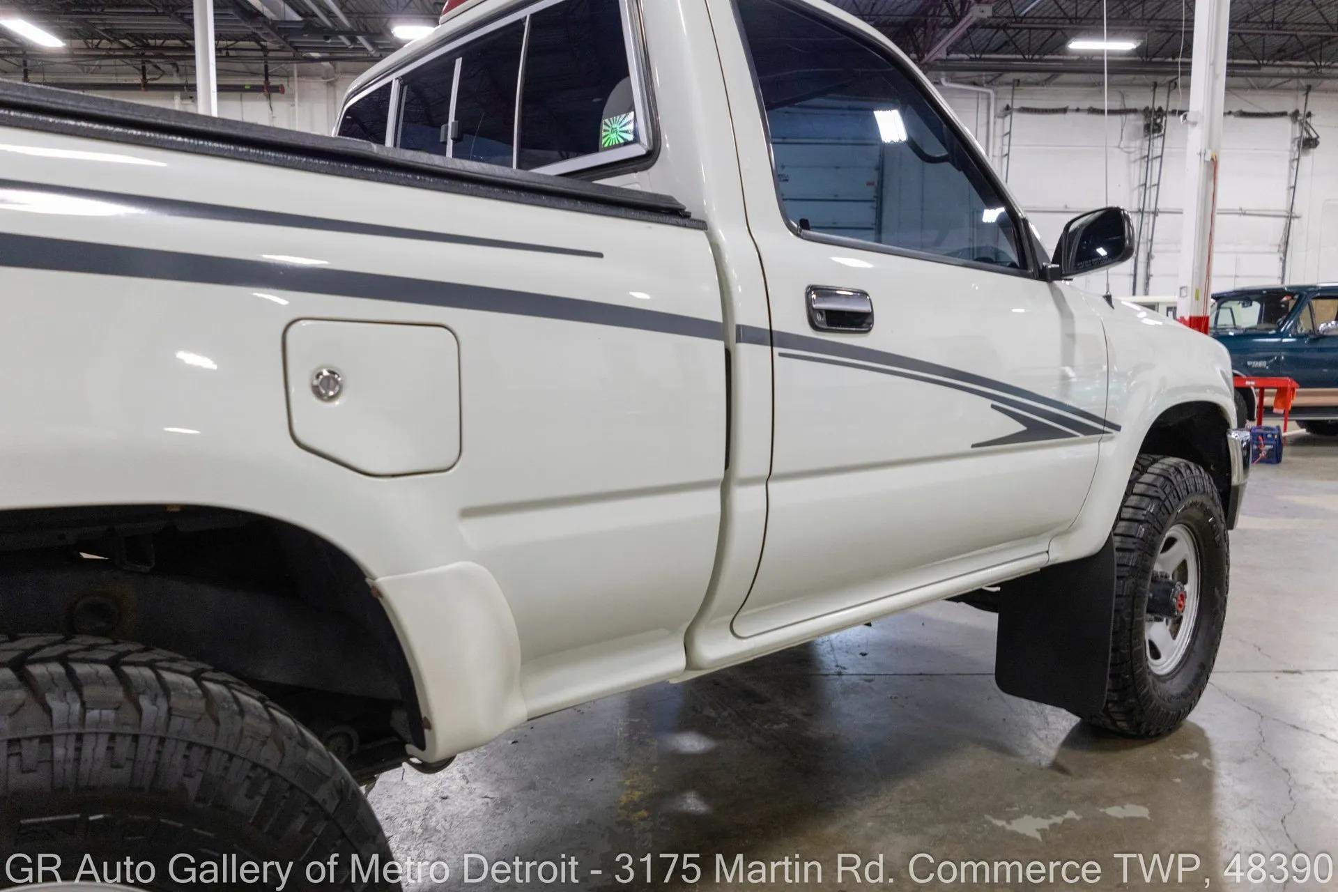 1995 Toyota Pickup DLX