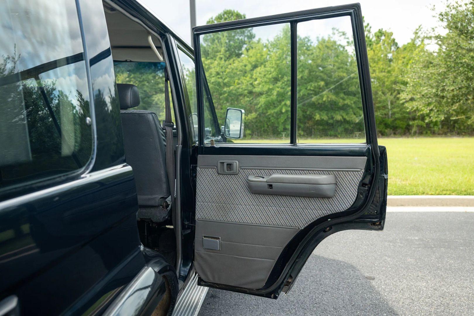 1994 Toyota Land Cruiser KZJ77