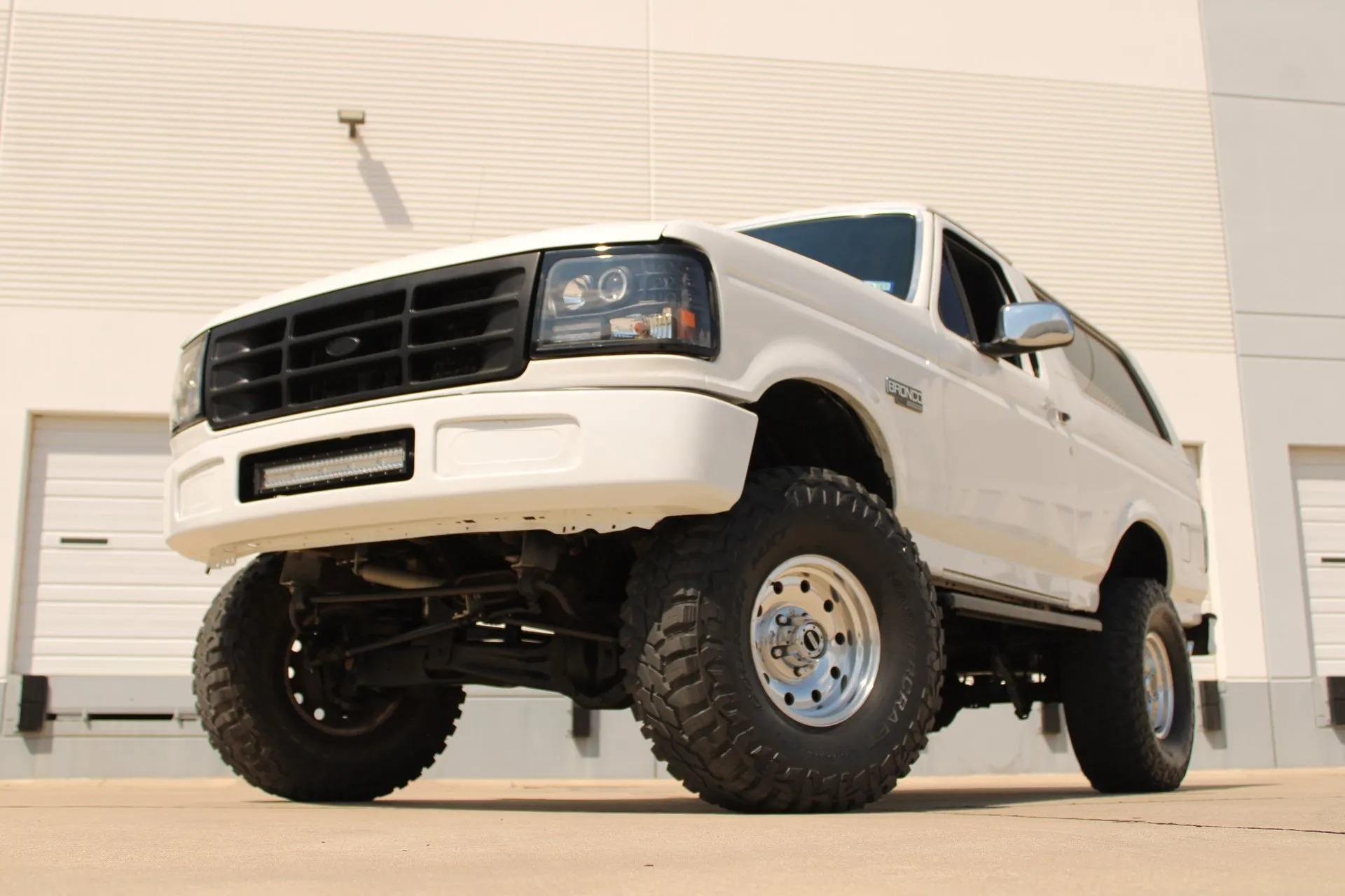 1993 Ford Bronco XLT 4x4 - 3