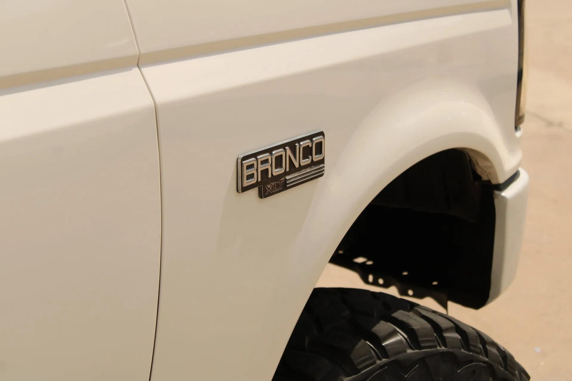 1993 Ford Bronco XLT 4x4
