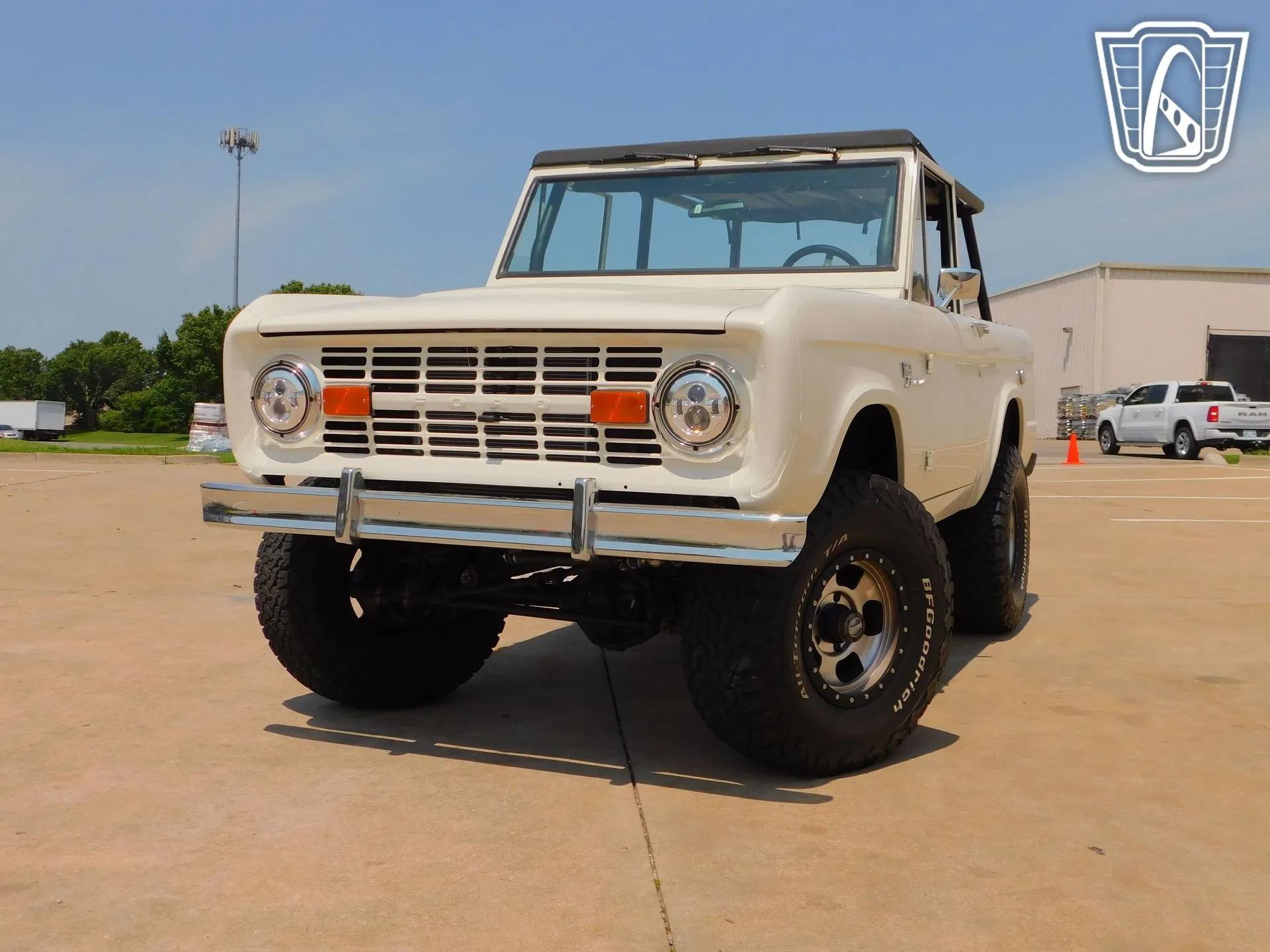 1977 Ford Bronco - 3