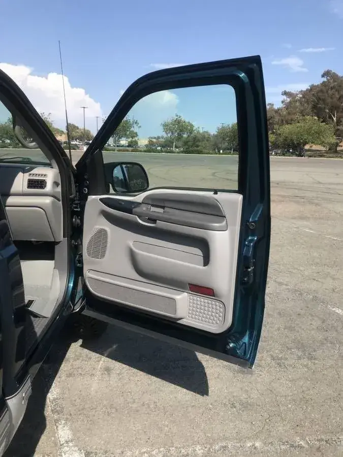 24k-Mile 1999 Ford F-250 Super Duty XLT