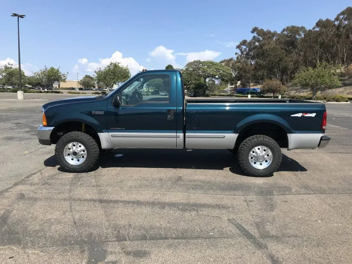24k-Mile 1999 Ford F-250 Super Duty XLT - 2