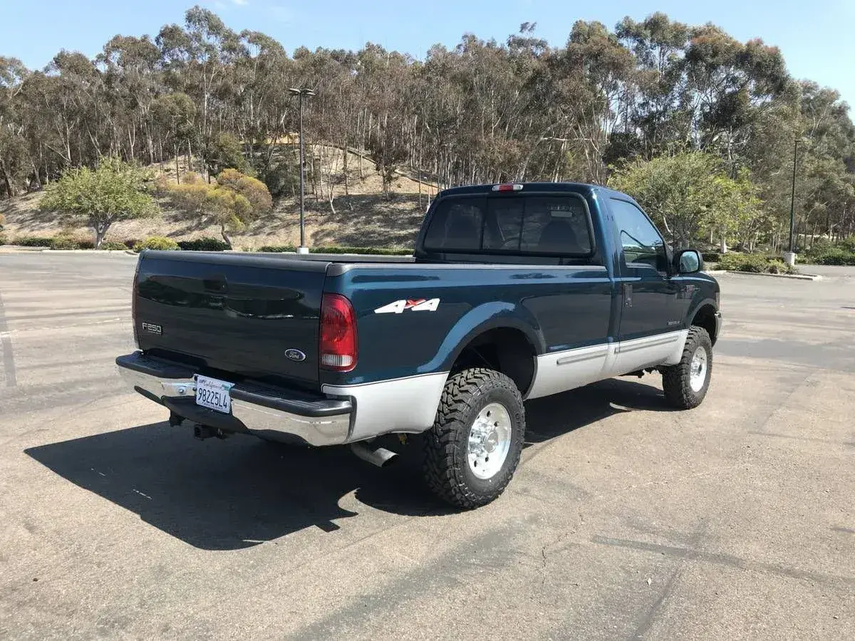 24k-Mile 1999 Ford F-250 Super Duty XLT - 3
