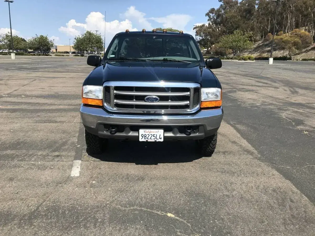 24k-Mile 1999 Ford F-250 Super Duty XLT - 5