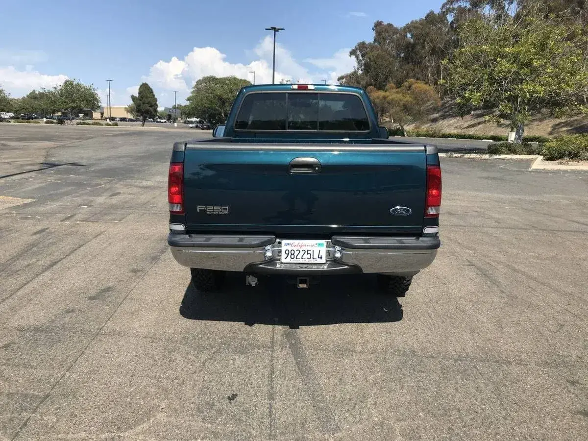 24k-Mile 1999 Ford F-250 Super Duty XLT