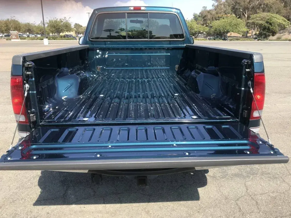 24k-Mile 1999 Ford F-250 Super Duty XLT