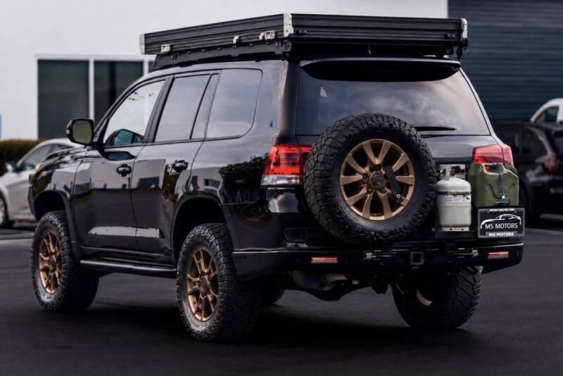 2020 Toyota Land Cruiser Heritage Edition