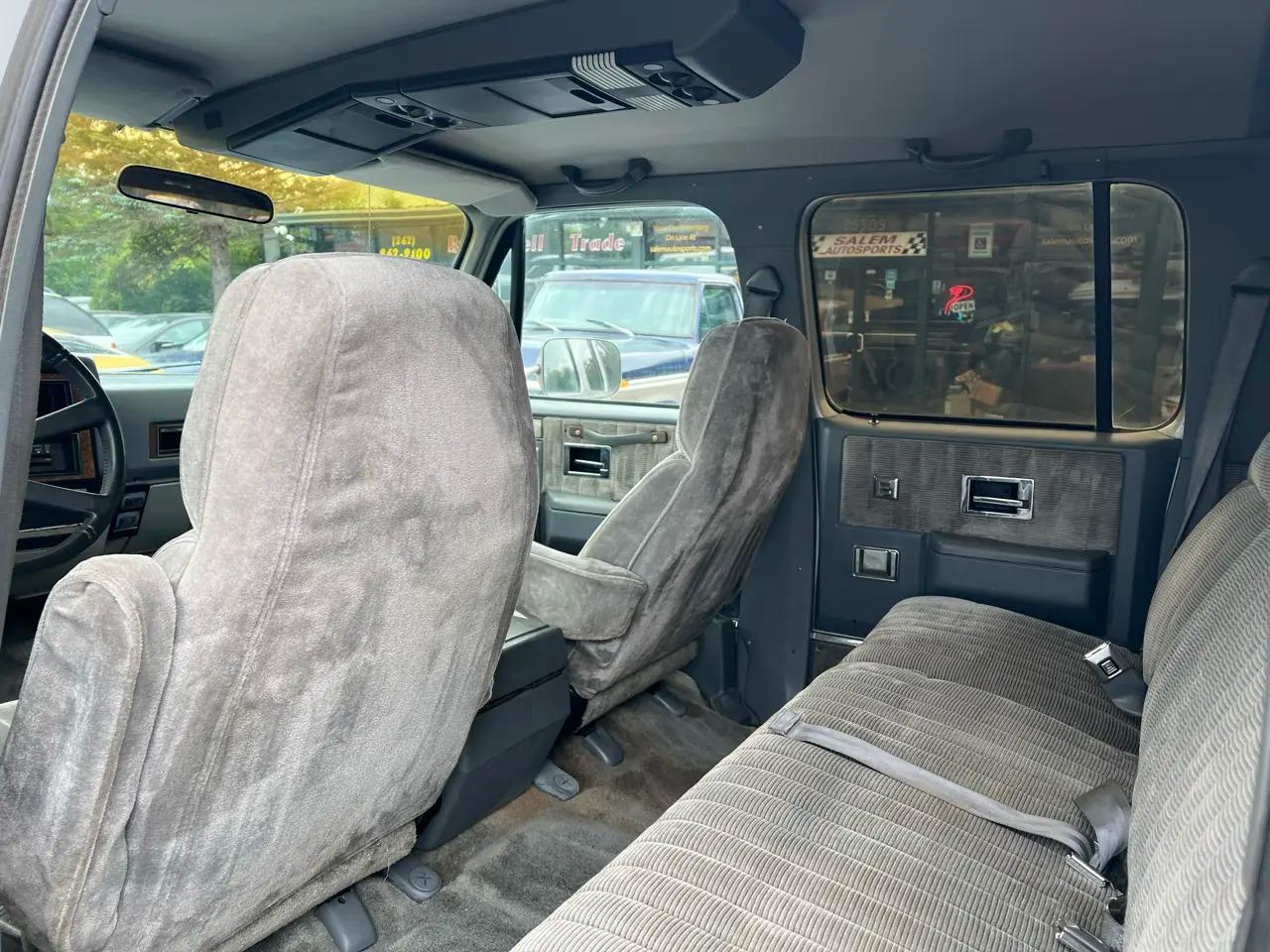 1989 GMC Suburban V15 Tailgate
