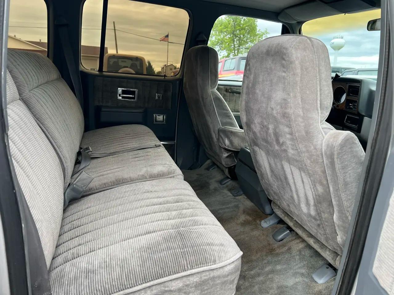 1989 GMC Suburban V15 Tailgate