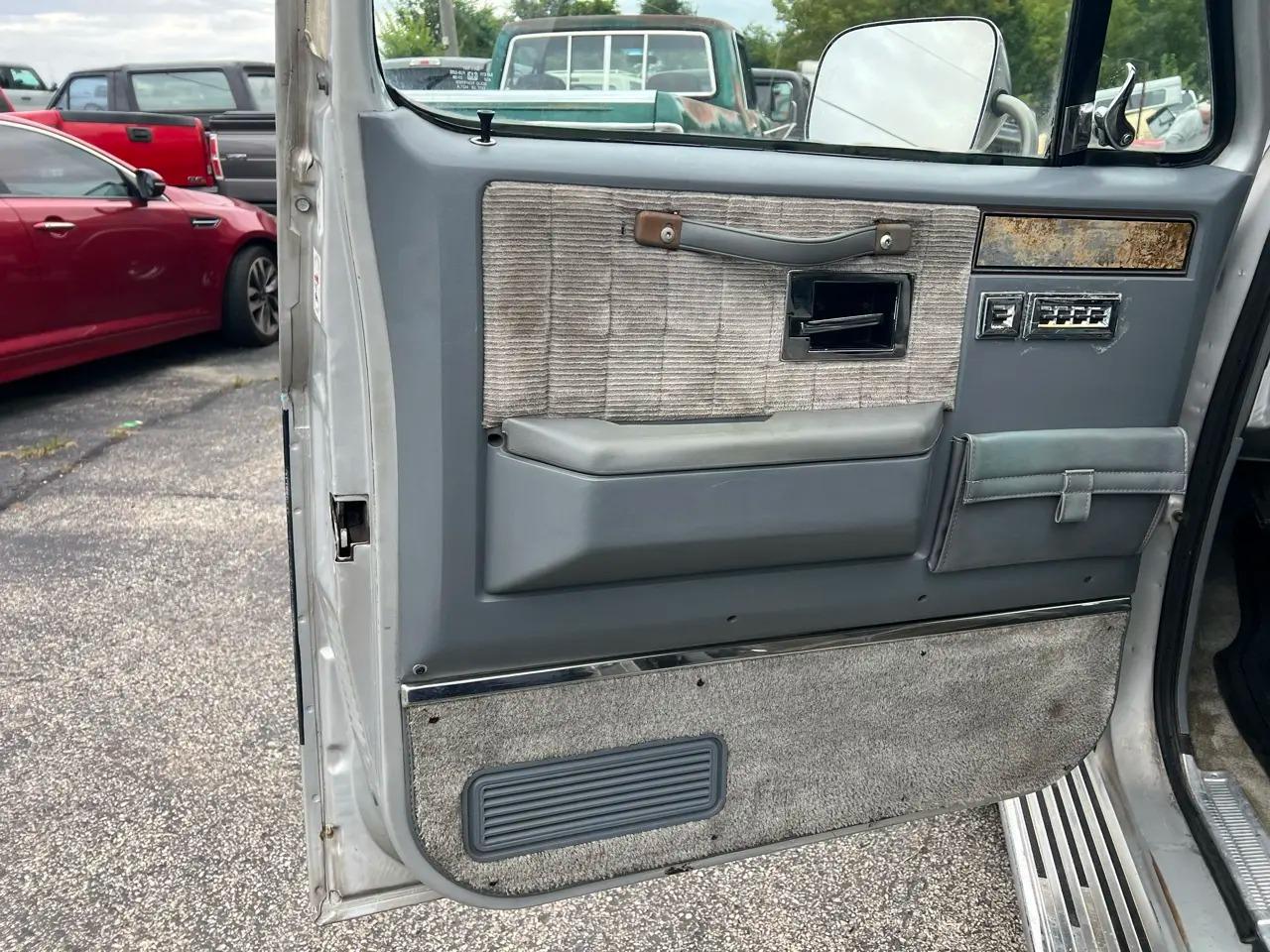 1989 GMC Suburban V15 Tailgate