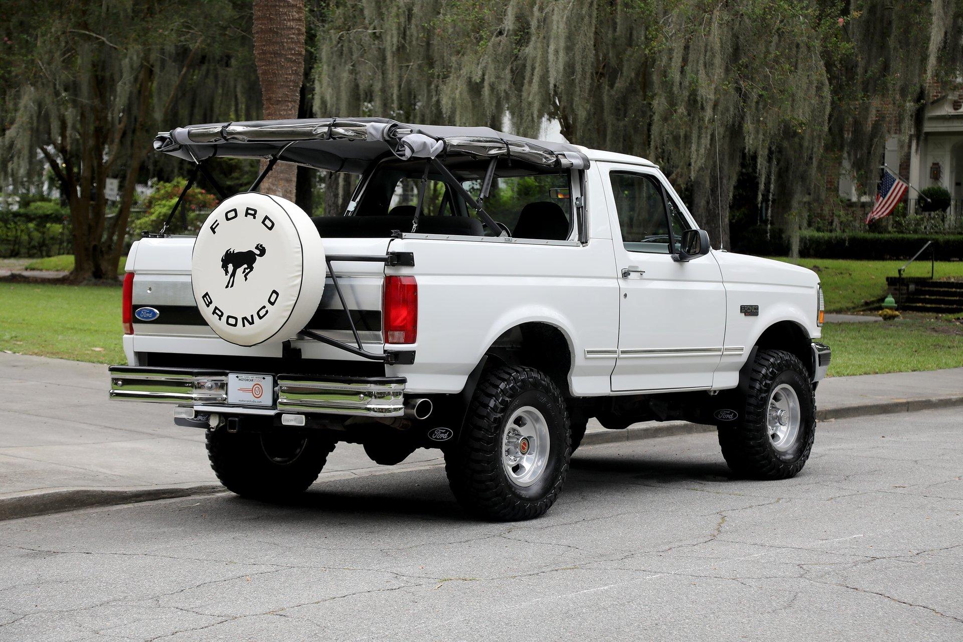1993 Ford Bronco XLT - 4
